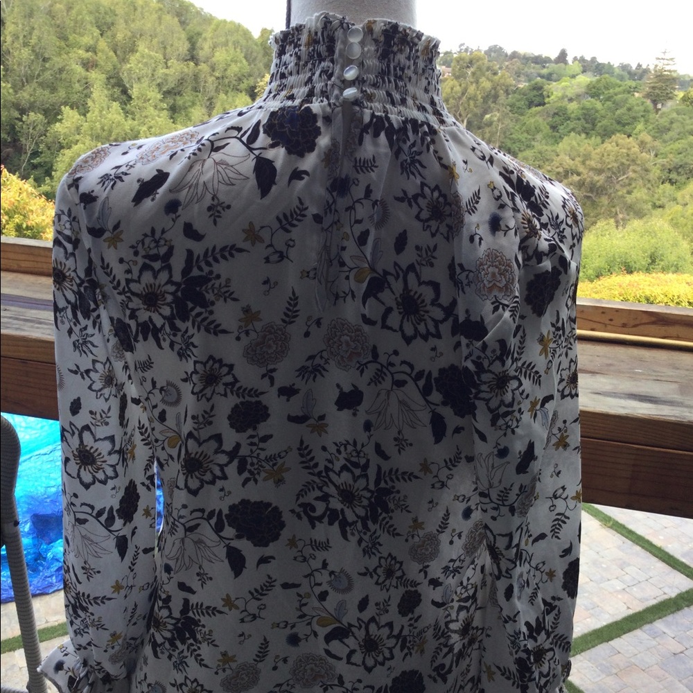 Blouse - Picture 2 of 3